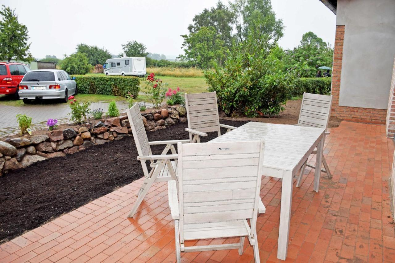 Ferienhaus Zum Boddenstrand Mit Ka Groß Zicker Kültér fotó